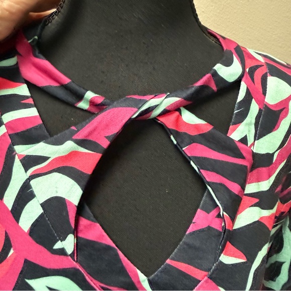 Southern Stitch Black Pink Print Keyhole Top Large Stretch Blouse - Picture 3 of 10